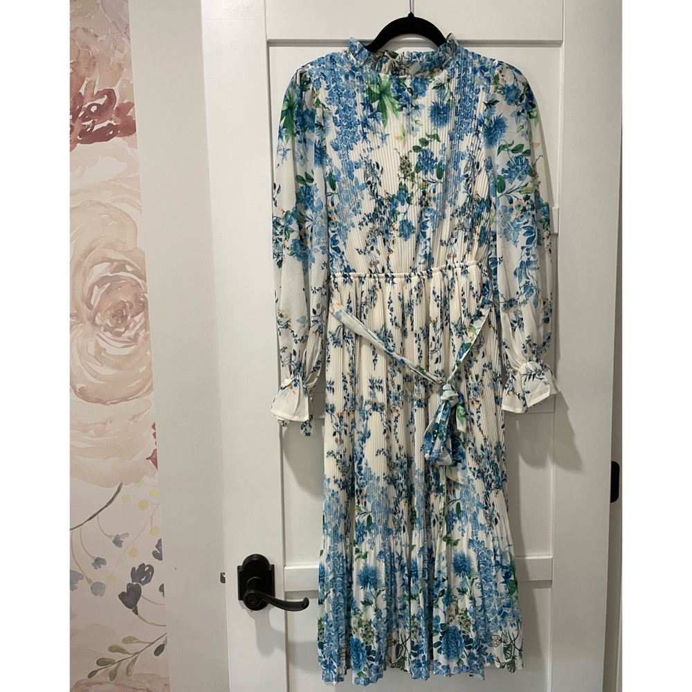 Worn once - Vici Tempe Floral Ruffle Midi Dress - Small